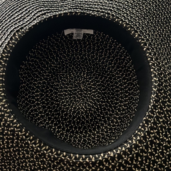 ❤️ BCBGMaxAzria Wide Brim Hat - Picture 2 of 3